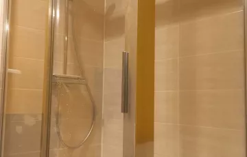 Paroi de douche Rothalux avec combiné de douche Grohe Rennes